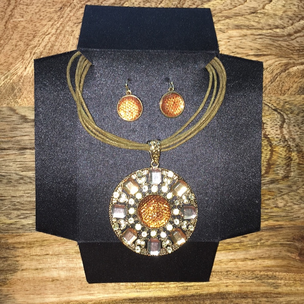 Beautiful handcrafted necklace and earrings!!